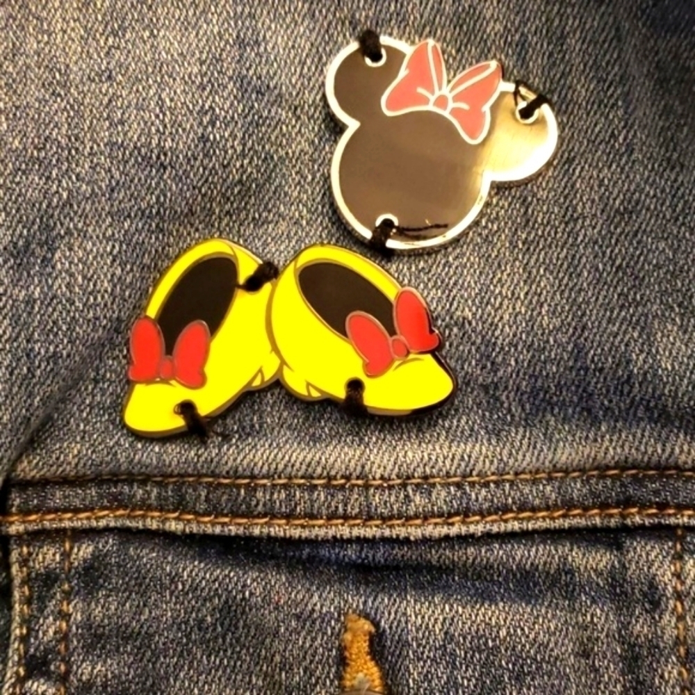 Disney Distressed Denim Jacket with Sewn on Metal Disney Charms sz1 EUC - Picture 3 of 13